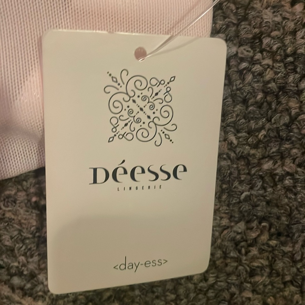 NWT Deesse Bra 42DDD